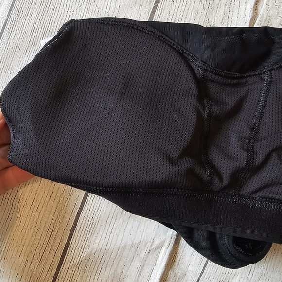 Athleta •Size Small• Black Sports Bra Medium Support Wirefree - Picture 7 of 8